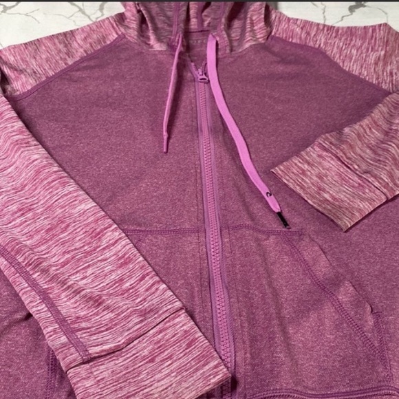 Rip Curl Hooded Zip-Up Active Sweater Dark Mauve
Size Small - Picture 4 of 6